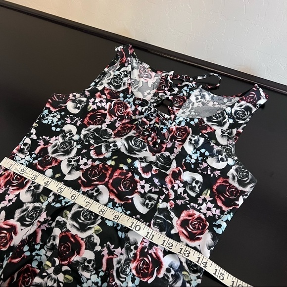 Hot Topic skulls and roses pinup keyhole back mini dress, stretchy, black,SM - Picture 11 of 13